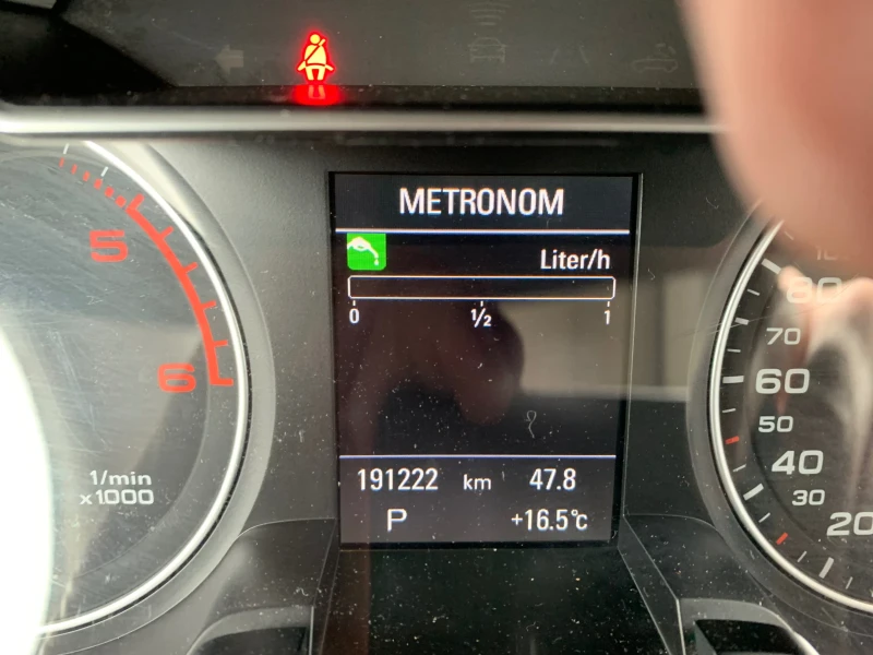 Audi A4 2.0TDI, снимка 10 - Автомобили и джипове - 52447899