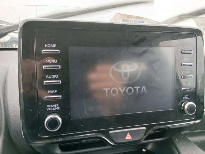 Toyota Yaris 1.5 HYBRID, снимка 15 - Автомобили и джипове - 52554863