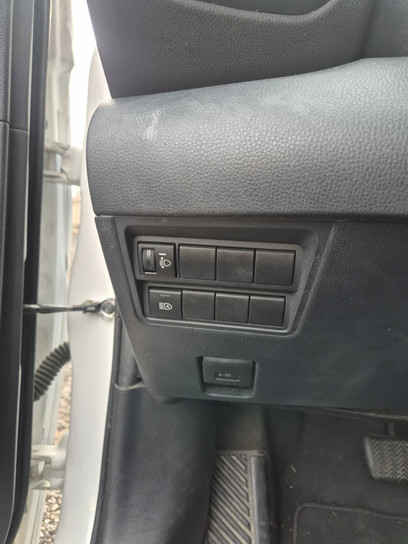 Toyota Yaris 1.5 HYBRID, снимка 8 - Автомобили и джипове - 52554863