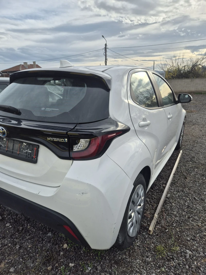 Toyota Yaris 1.5 HYBRID, снимка 3 - Автомобили и джипове - 52554863