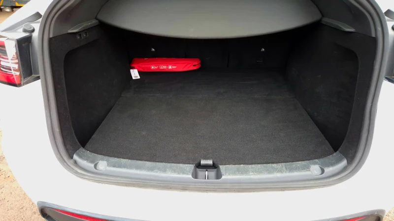 Tesla Model Y AWD PERFORMANCE 2024, снимка 15 - Автомобили и джипове - 52658008