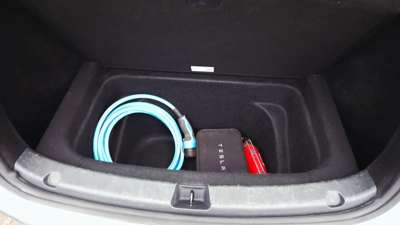 Tesla Model Y AWD PERFORMANCE 2024, снимка 14 - Автомобили и джипове - 52658008