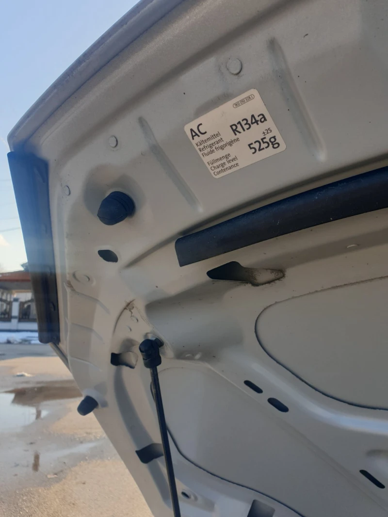 VW Golf 1.6, снимка 15 - Автомобили и джипове - 53221604