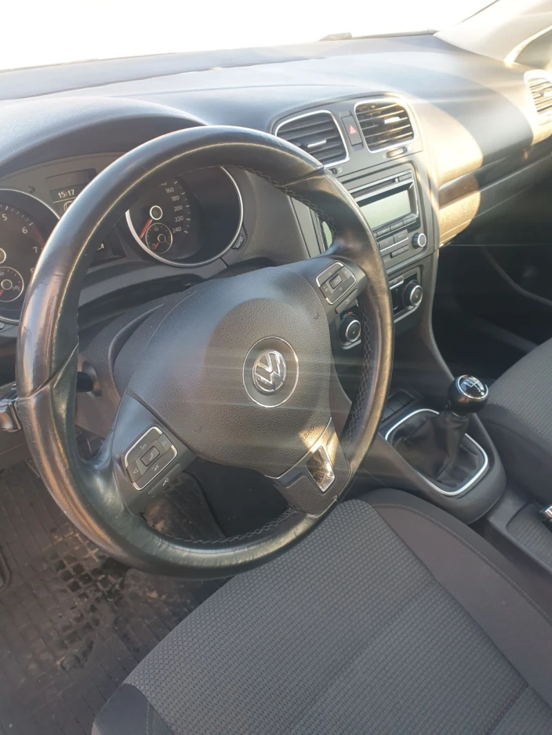 VW Golf 1.6, снимка 10 - Автомобили и джипове - 53221604