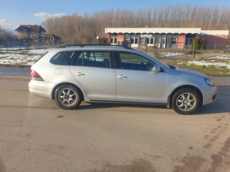 VW Golf 1.6, снимка 2 - Автомобили и джипове - 53221604