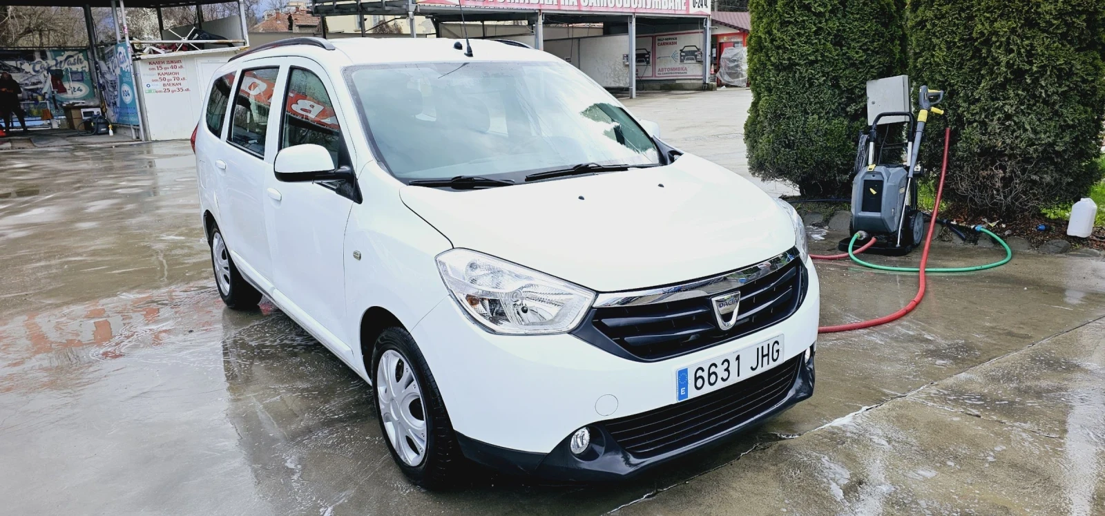 Dacia Lodgy 1.6i- 85кс ЗАВОДСКА ГАЗ-ИДЕАЛНА ЗА ТАКСИ, снимка 1