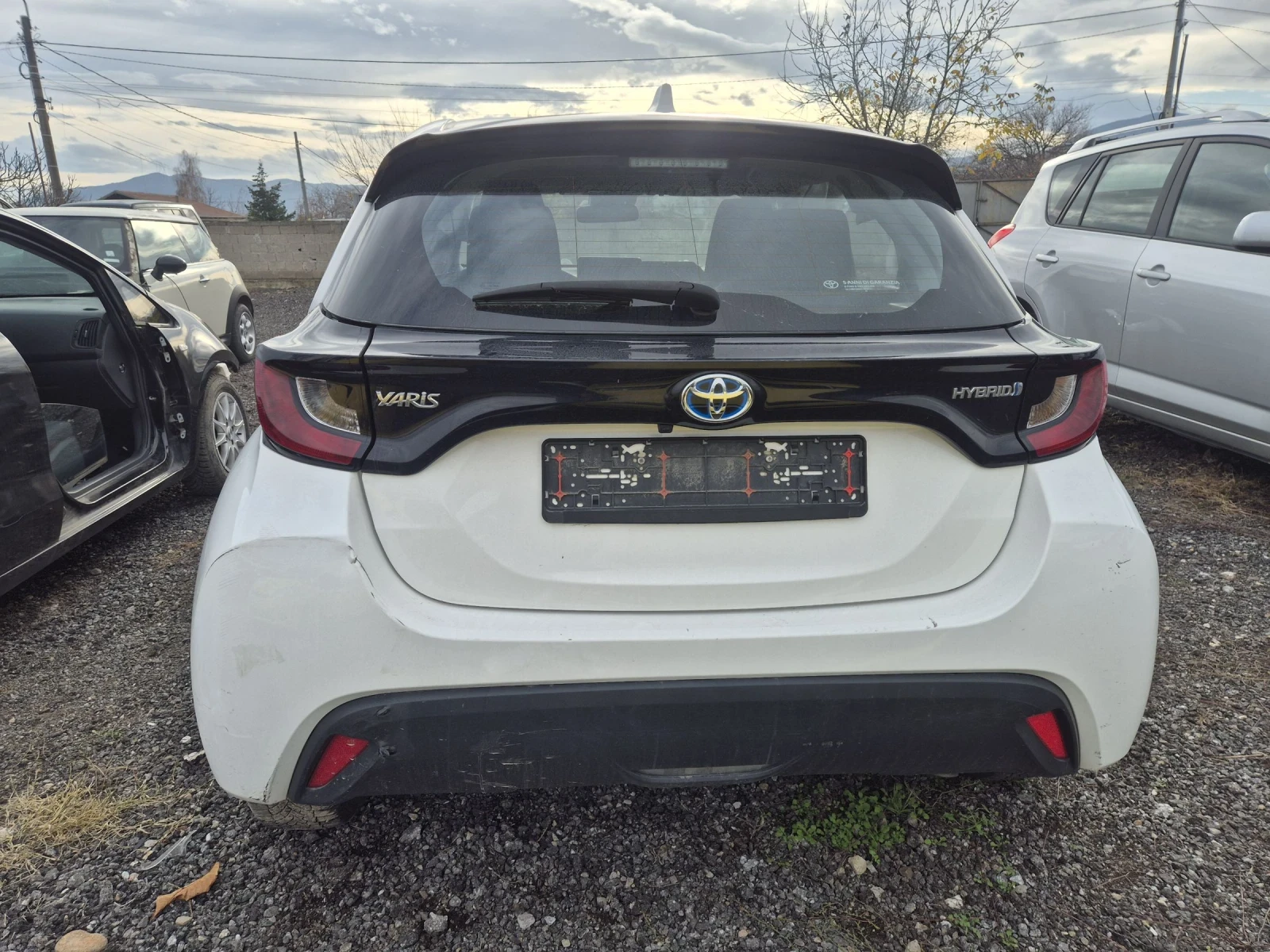 Toyota Yaris 1.5 HYBRID, снимка 1