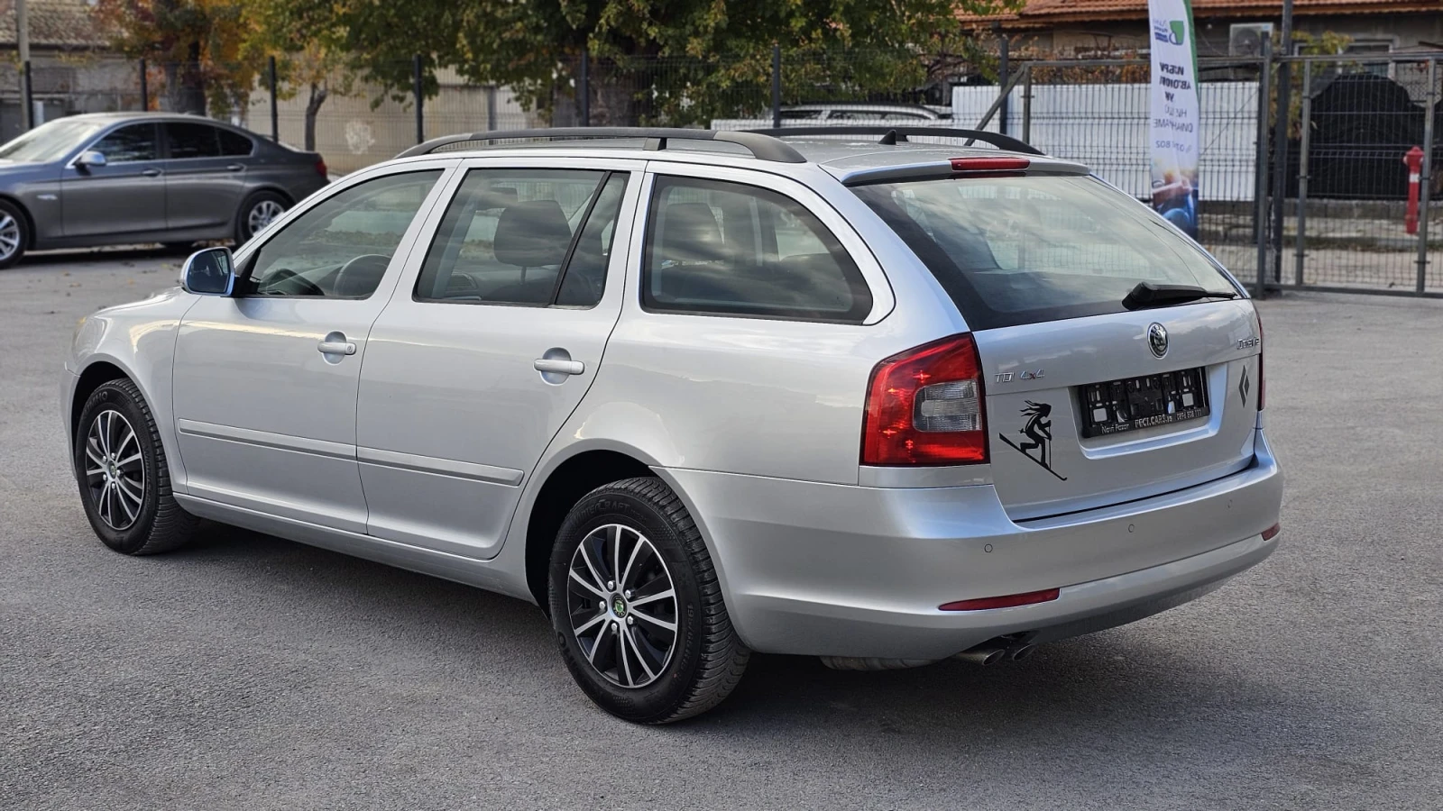 Skoda Octavia 1.6TDi 4x4 6SP IT-СЕРВИЗНА ИСТ.-ТОП СЪСТ.-ЛИЗИНГ - изображение 4