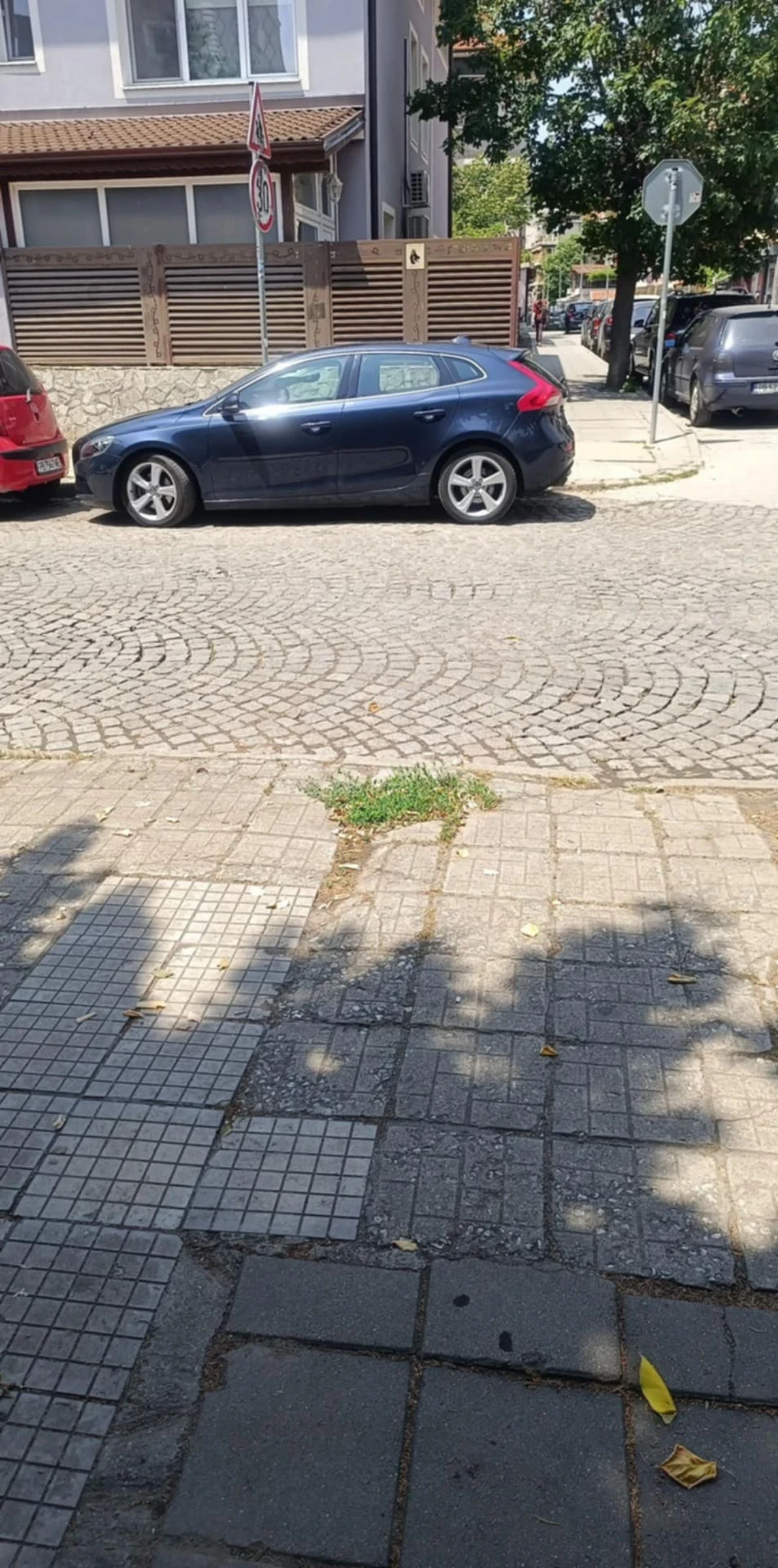 Volvo V40  - изображение 5