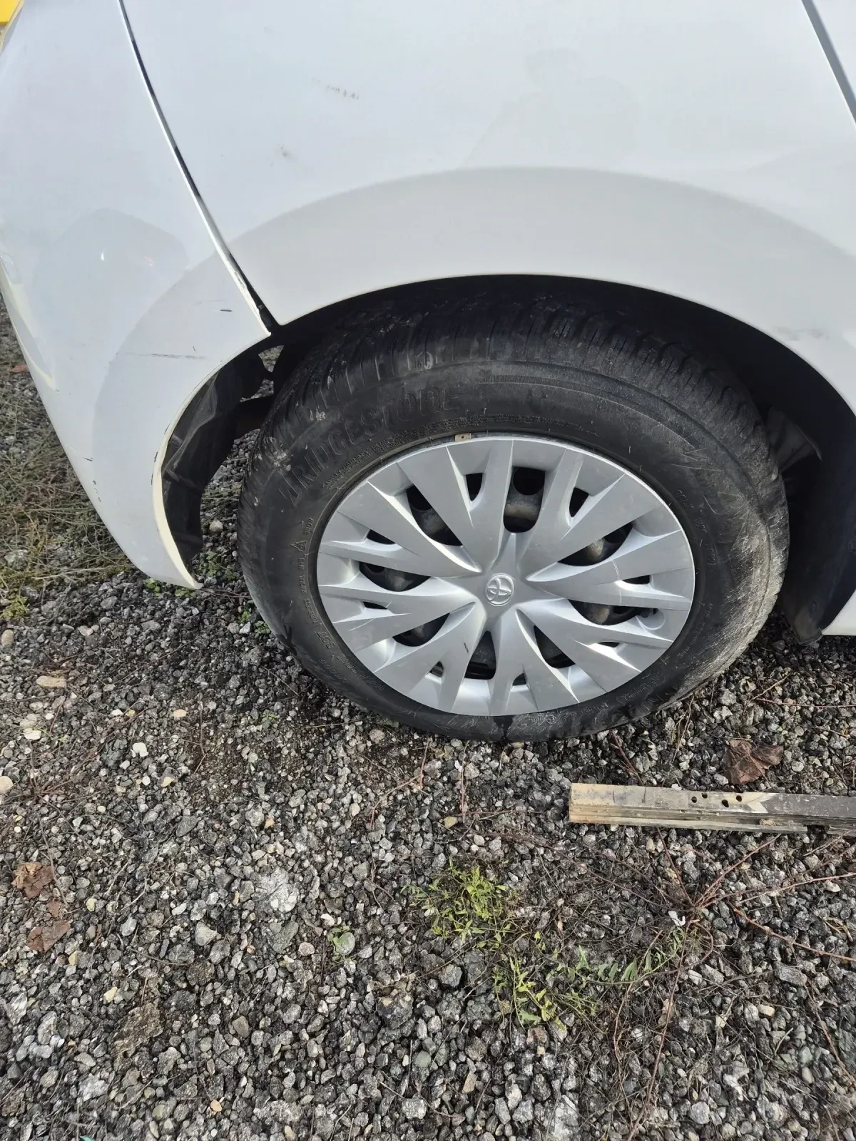 Toyota Yaris 1.5 HYBRID - изображение 6