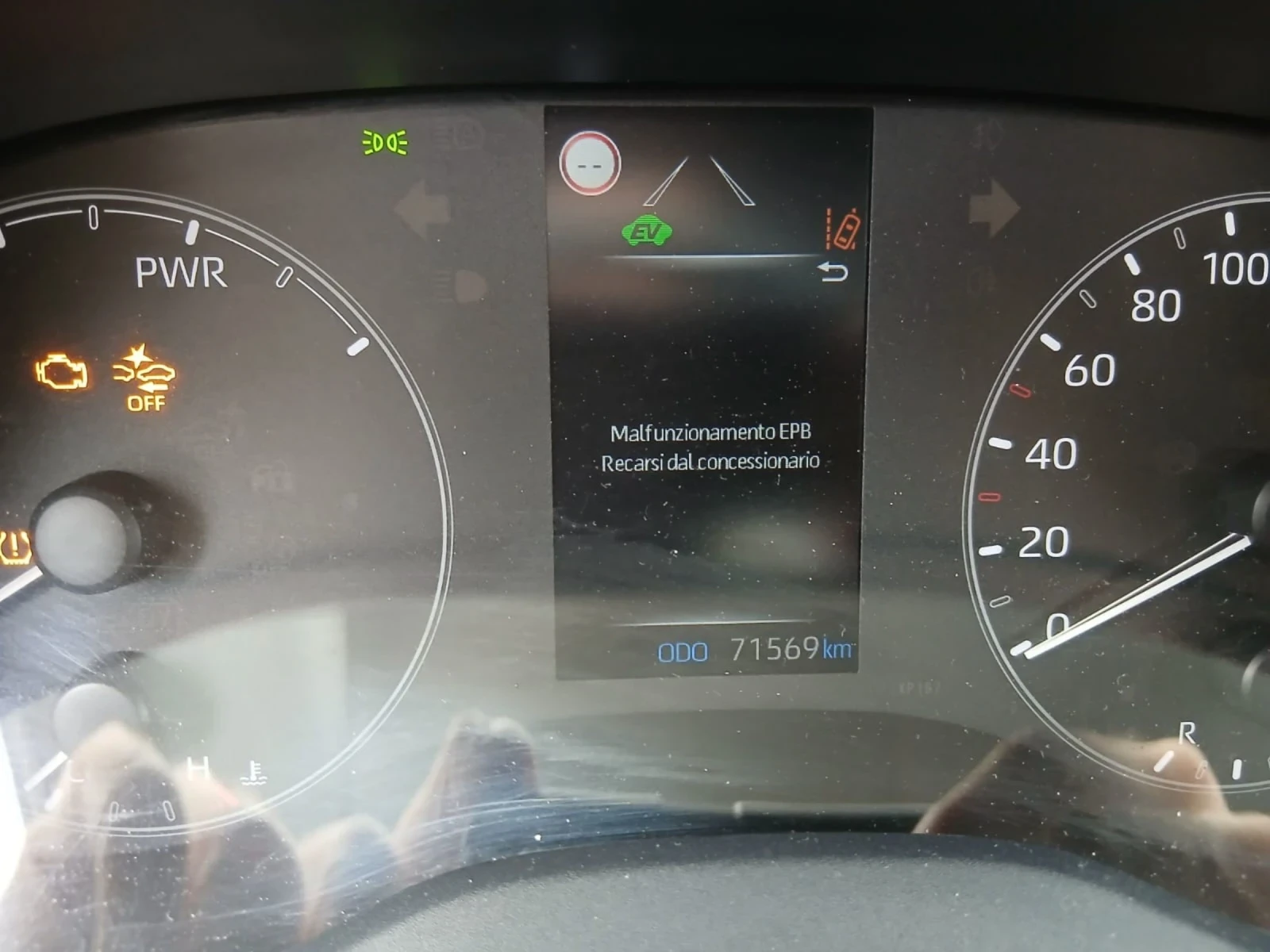 Toyota Yaris 1.5 HYBRID | Mobile.bg   15