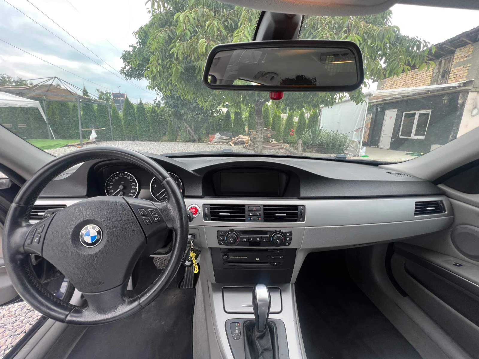BMW 320 320d/163кс/Нави/Автомат, снимка 11 - Автомобили и джипове - 53507827