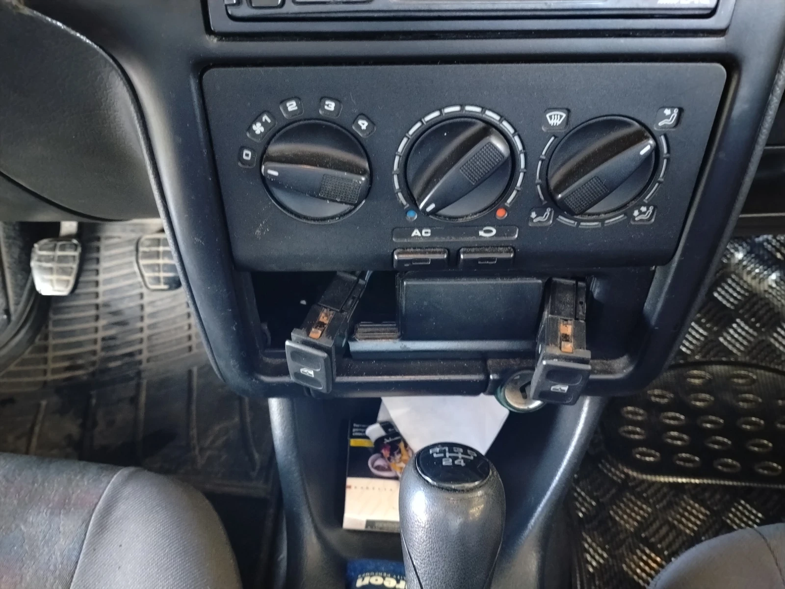 VW Polo, снимка 15 - Автомобили и джипове - 54314926