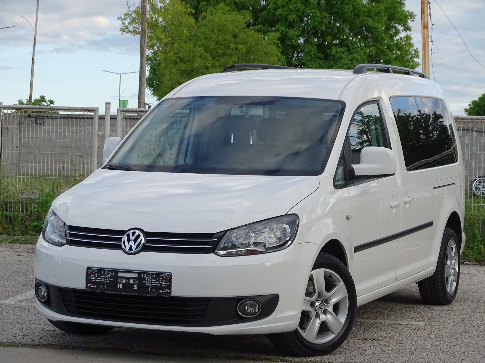 VW Caddy 1.6TDI_MAXI_Дълга База_* , снимка 2 - Автомобили и джипове - 54611783