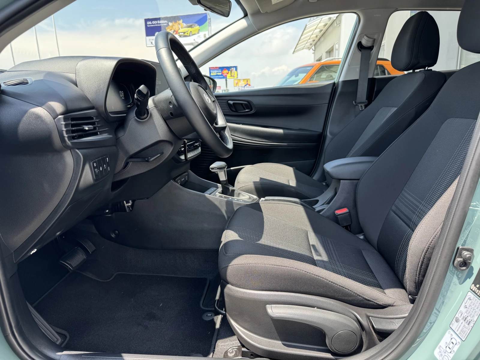 Hyundai I20 Comfort Plus, снимка 15 - Автомобили и джипове - 54752024