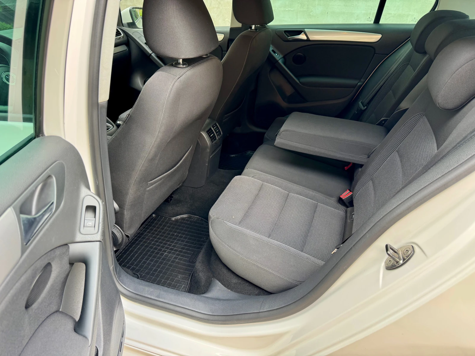 VW Golf 1.2TSi GTi, снимка 13 - Автомобили и джипове - 55010757