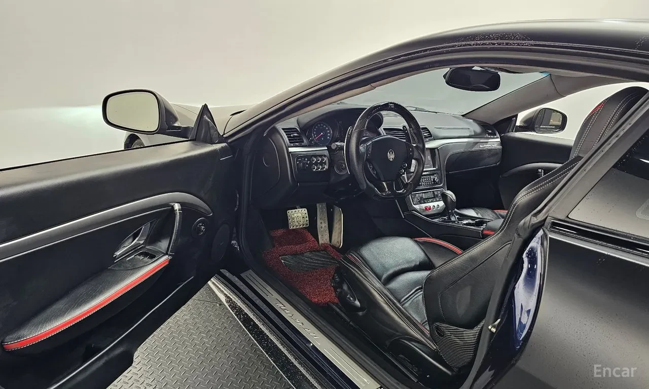 Maserati GranTurismo 4.7 V8, снимка 10 - Автомобили и джипове - 55238589