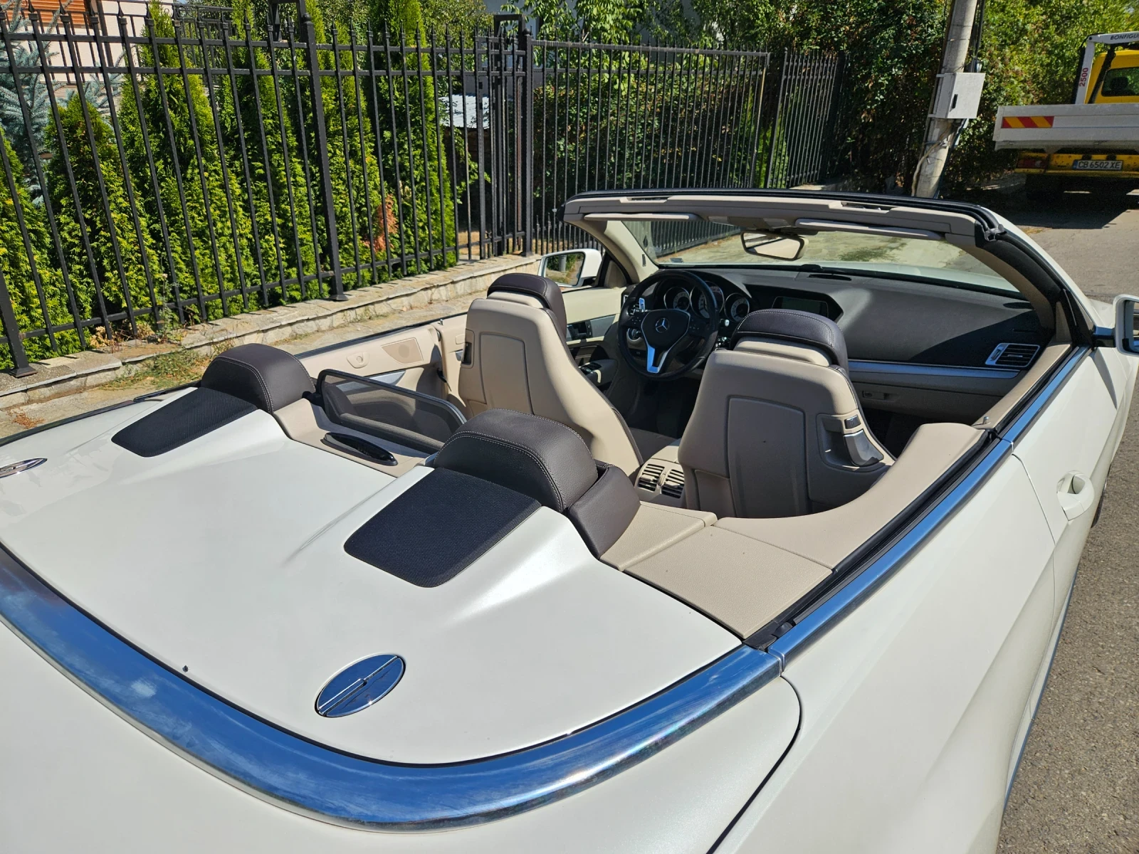 Mercedes-Benz E 250 Кабрио, снимка 2 - Автомобили и джипове - 56131702