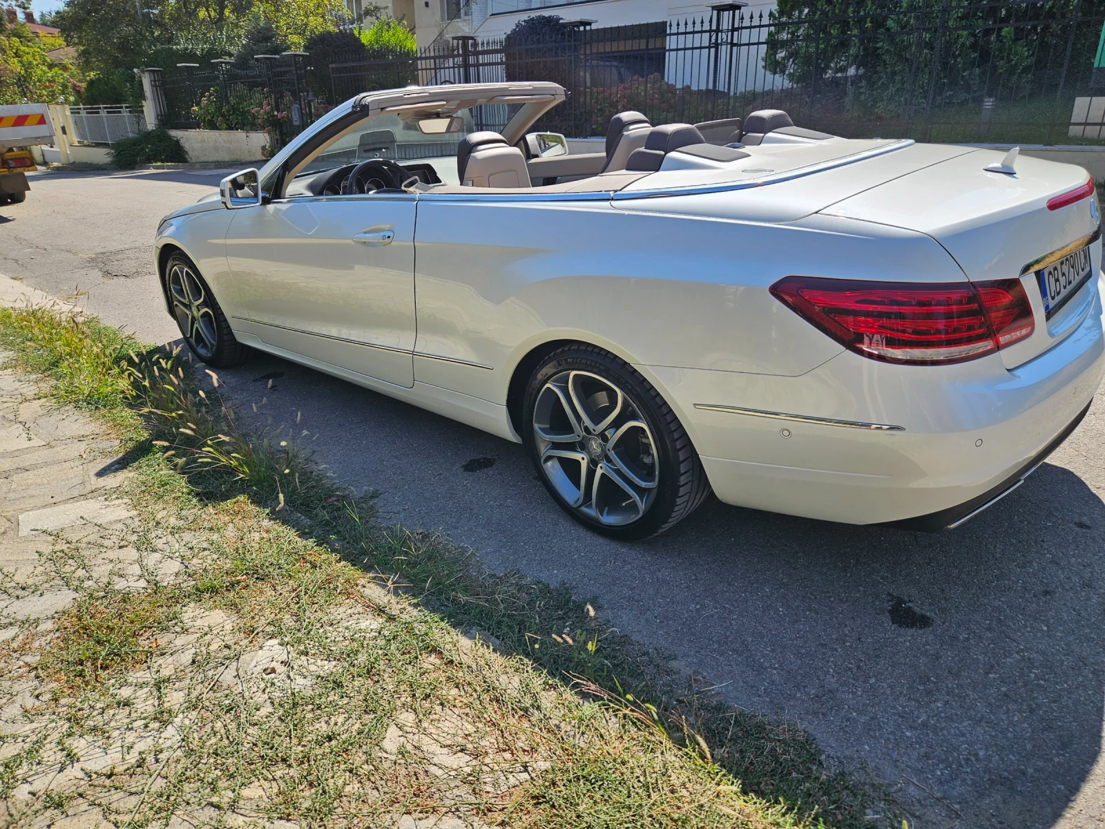 Mercedes-Benz E 250 Кабрио, снимка 5 - Автомобили и джипове - 56131702