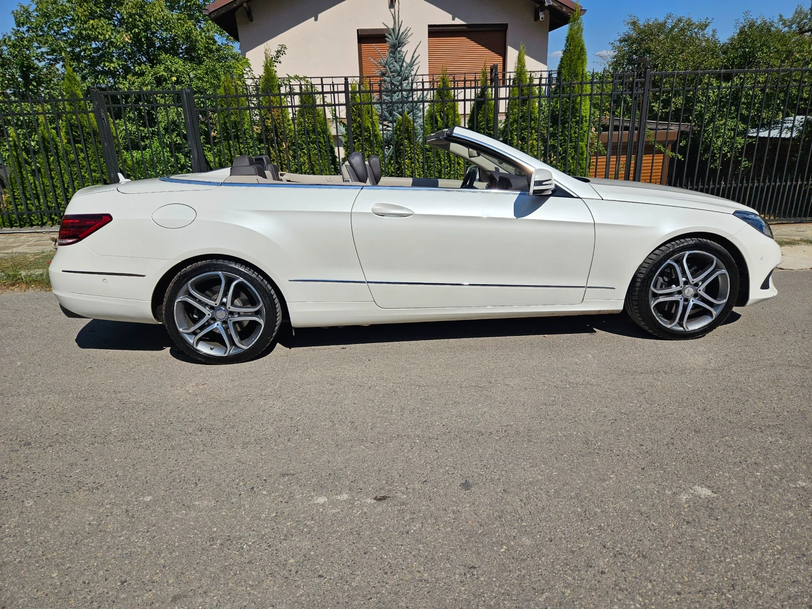 Mercedes-Benz E 250 Кабрио, снимка 3 - Автомобили и джипове - 56131702