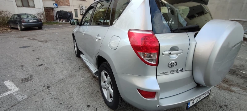 Toyota Rav4, снимка 8 - Автомобили и джипове - 48383384