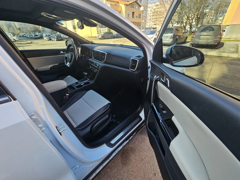 Kia Sportage 2.0 CRDI GT Line 4x4 MHEV Hibrid, снимка 15 - Автомобили и джипове - 48825829