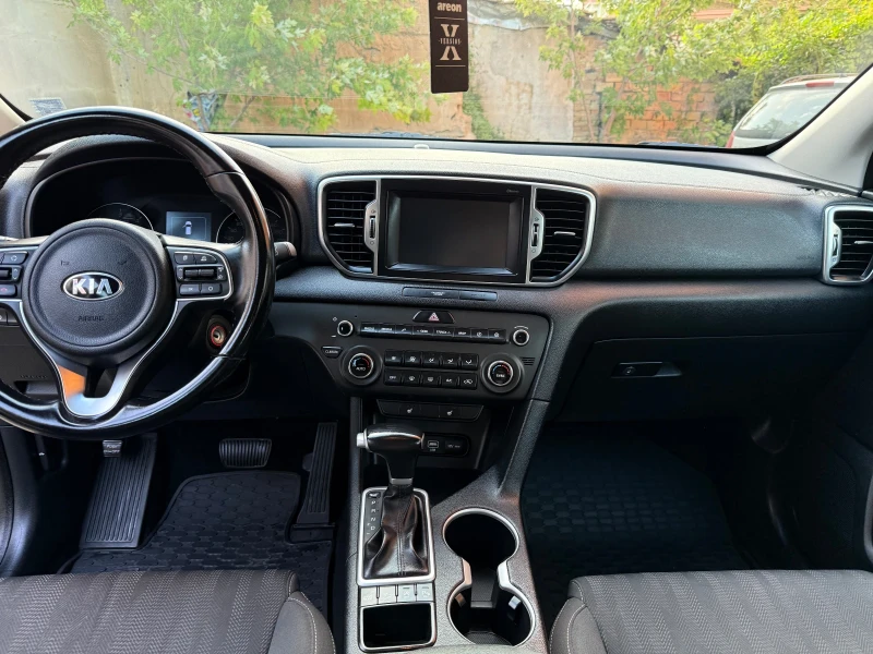 Kia Sportage, снимка 8 - Автомобили и джипове - 51881459