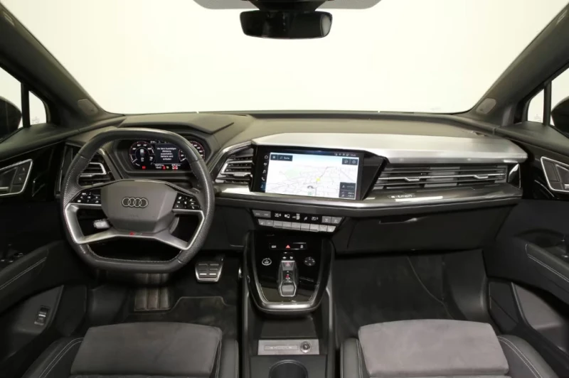 Audi Q4 50e-TRON/299HP/SB/S-LINE/PANO/HUD/MATRIX/CAM/290g, снимка 5 - Автомобили и джипове - 51657559