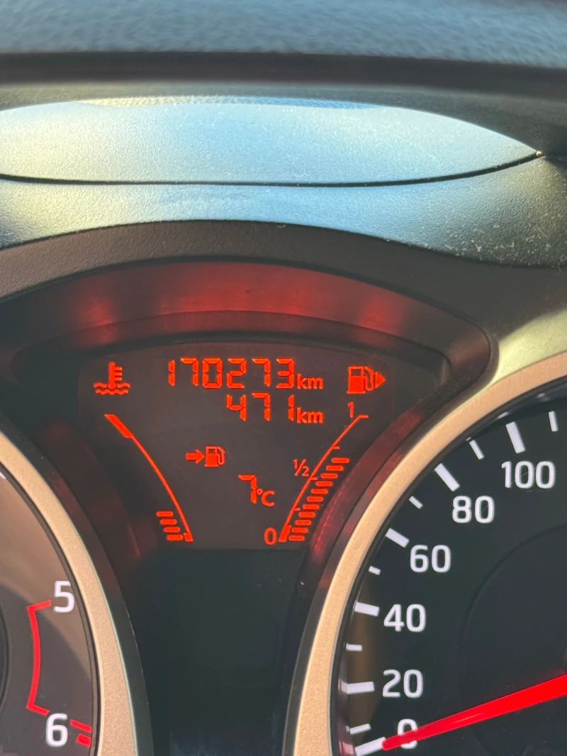 Nissan Juke, снимка 5 - Автомобили и джипове - 52774915