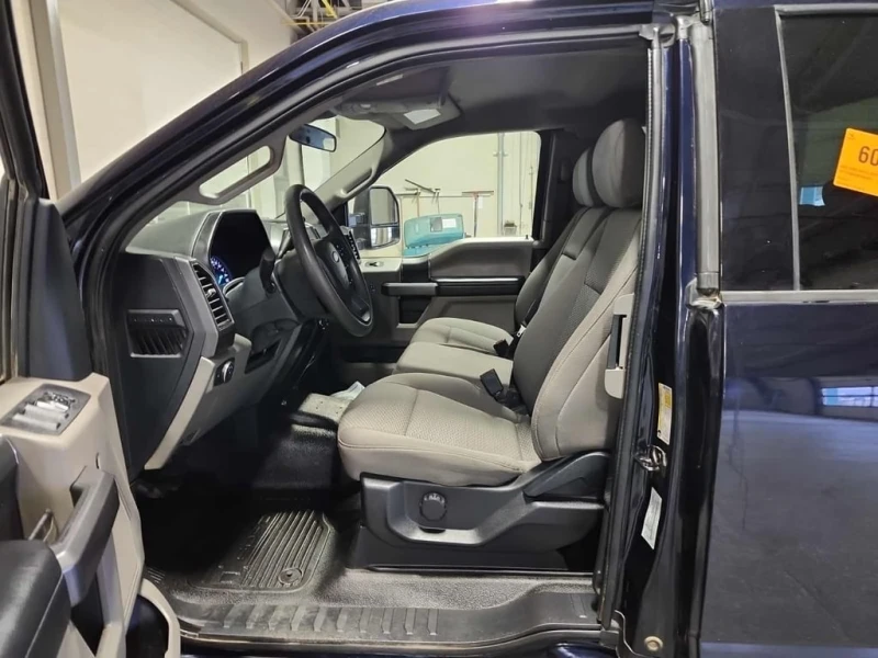 Ford F250 * XLT 4WD SuperCab 8' Box * CARFAX * , снимка 7 - Автомобили и джипове - 53023932