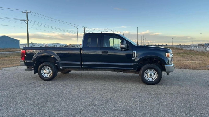 Ford F250 * XLT 4WD SuperCab 8' Box * CARFAX * , снимка 2 - Автомобили и джипове - 53023932