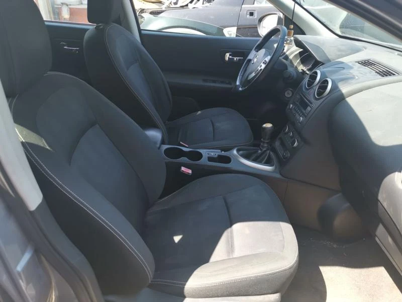 Nissan Qashqai 1.5dci, снимка 9 - Автомобили и джипове - 29964807