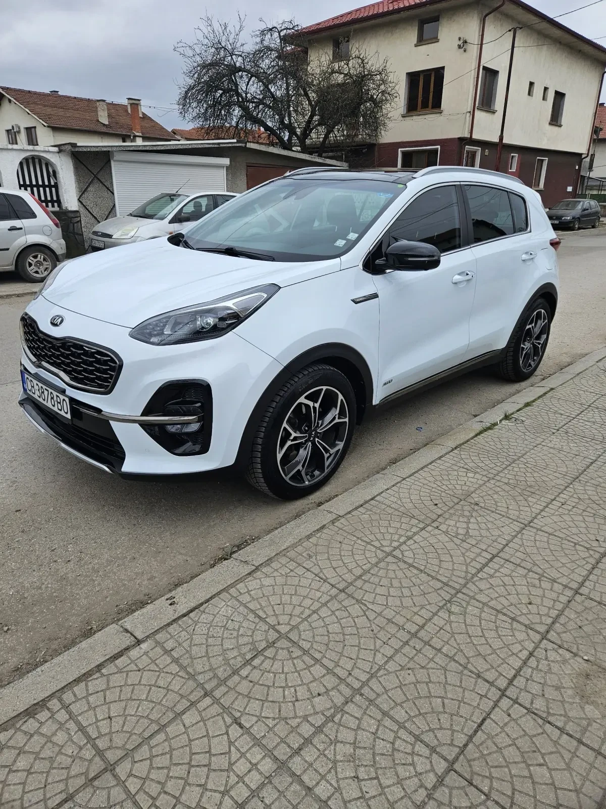 Kia Sportage 2.0 CRDI GT Line 4x4 MHEV Hibrid JBL, снимка 2 - Автомобили и джипове - 53277602