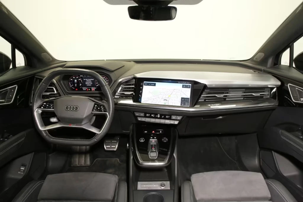 Audi Q4 50e-TRON/299HP/SB/S-LINE/PANO/HUD/MATRIX/CAM/290g - изображение 5