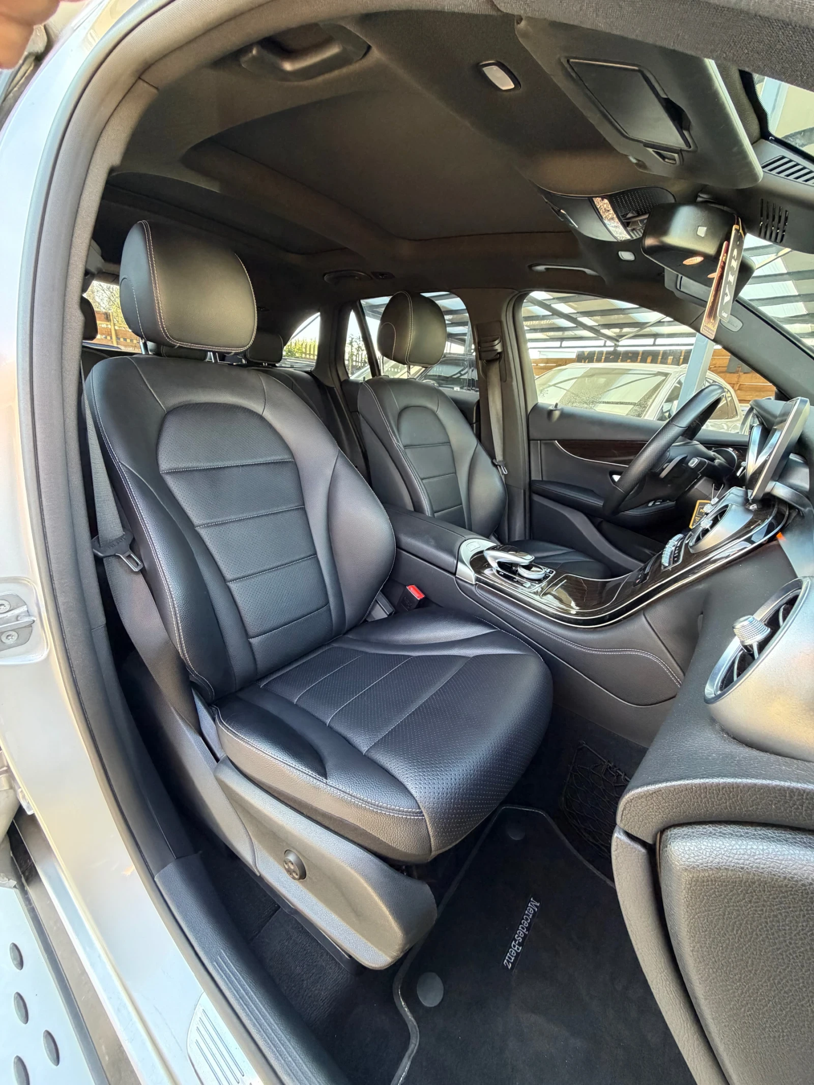 Mercedes-Benz GLC 300 AMG 4-matik, снимка 16 - Автомобили и джипове - 52171738