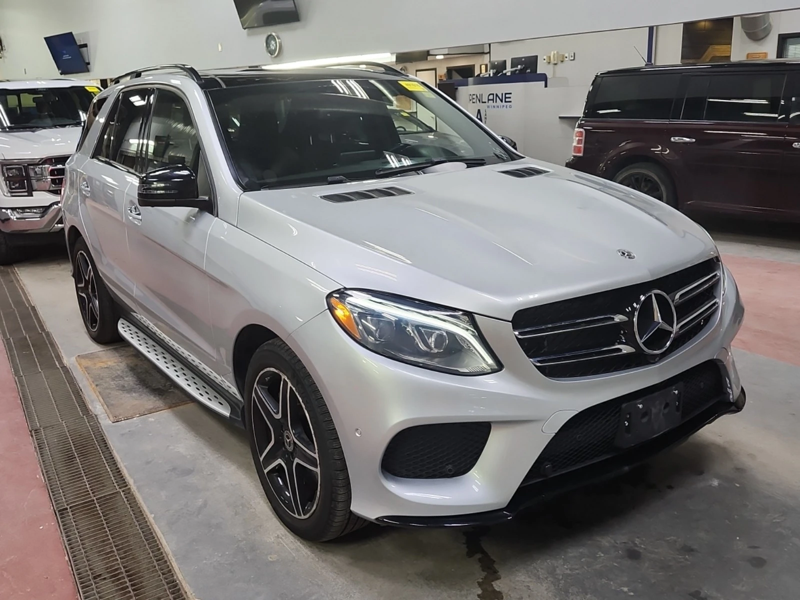 Mercedes-Benz GLE 400  * * CARFAX * * АВТО КРЕДИТ * *  - изображение 3
