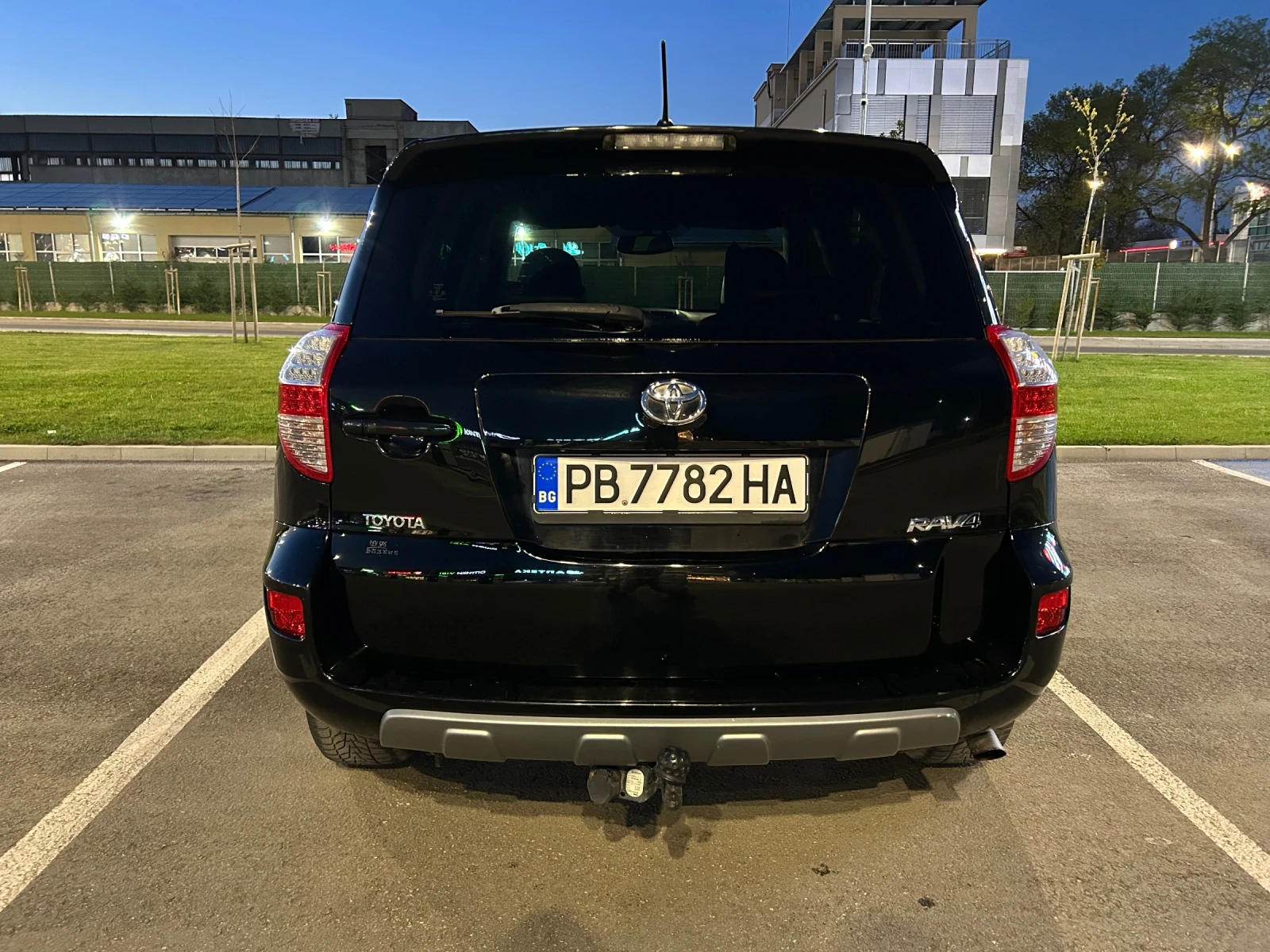 Toyota Rav4 2.2D 4x4 AC, снимка 4 - Автомобили и джипове - 54435553