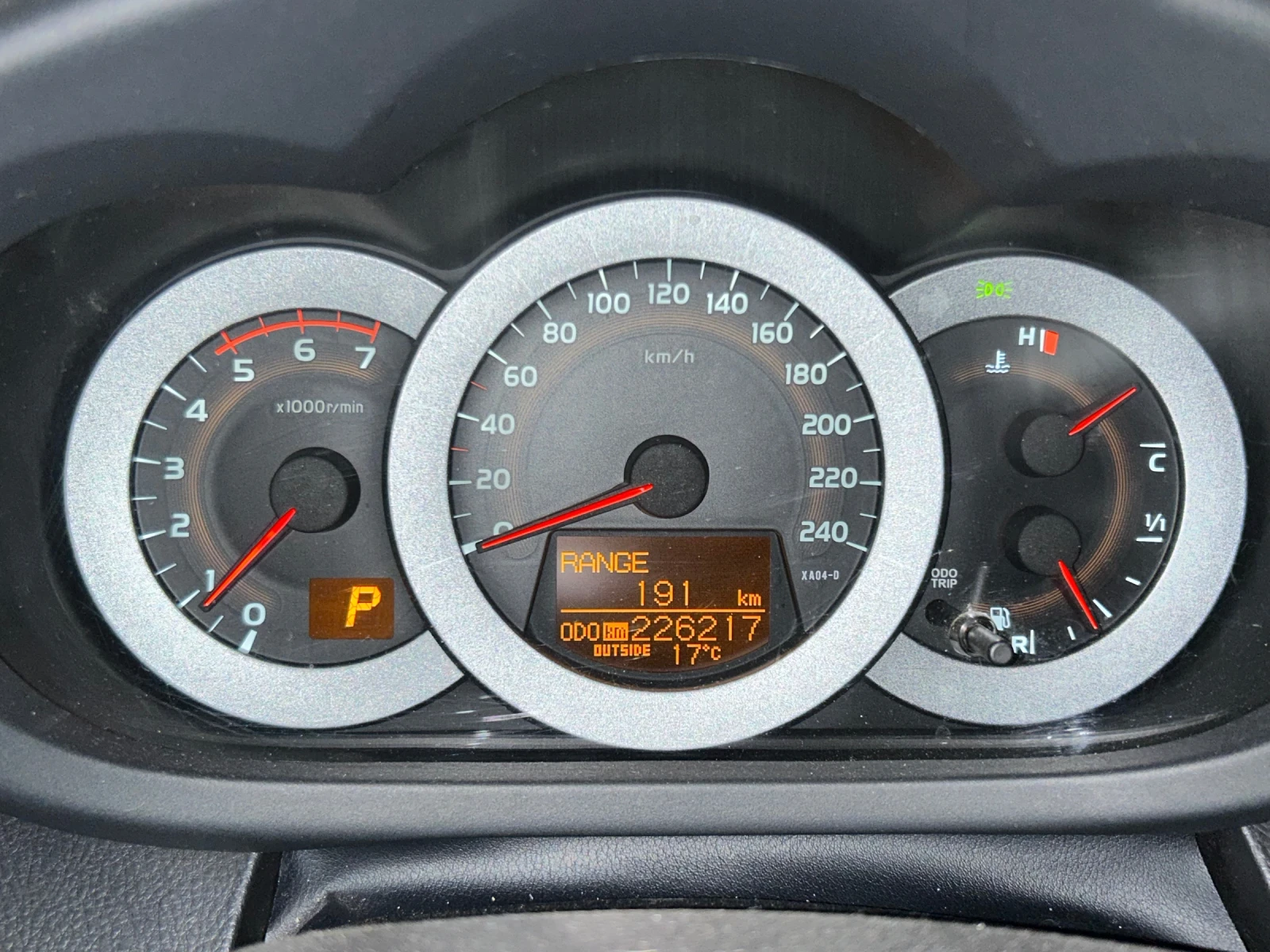 Toyota Rav4 2.2D 4x4 AC, снимка 13 - Автомобили и джипове - 54435553