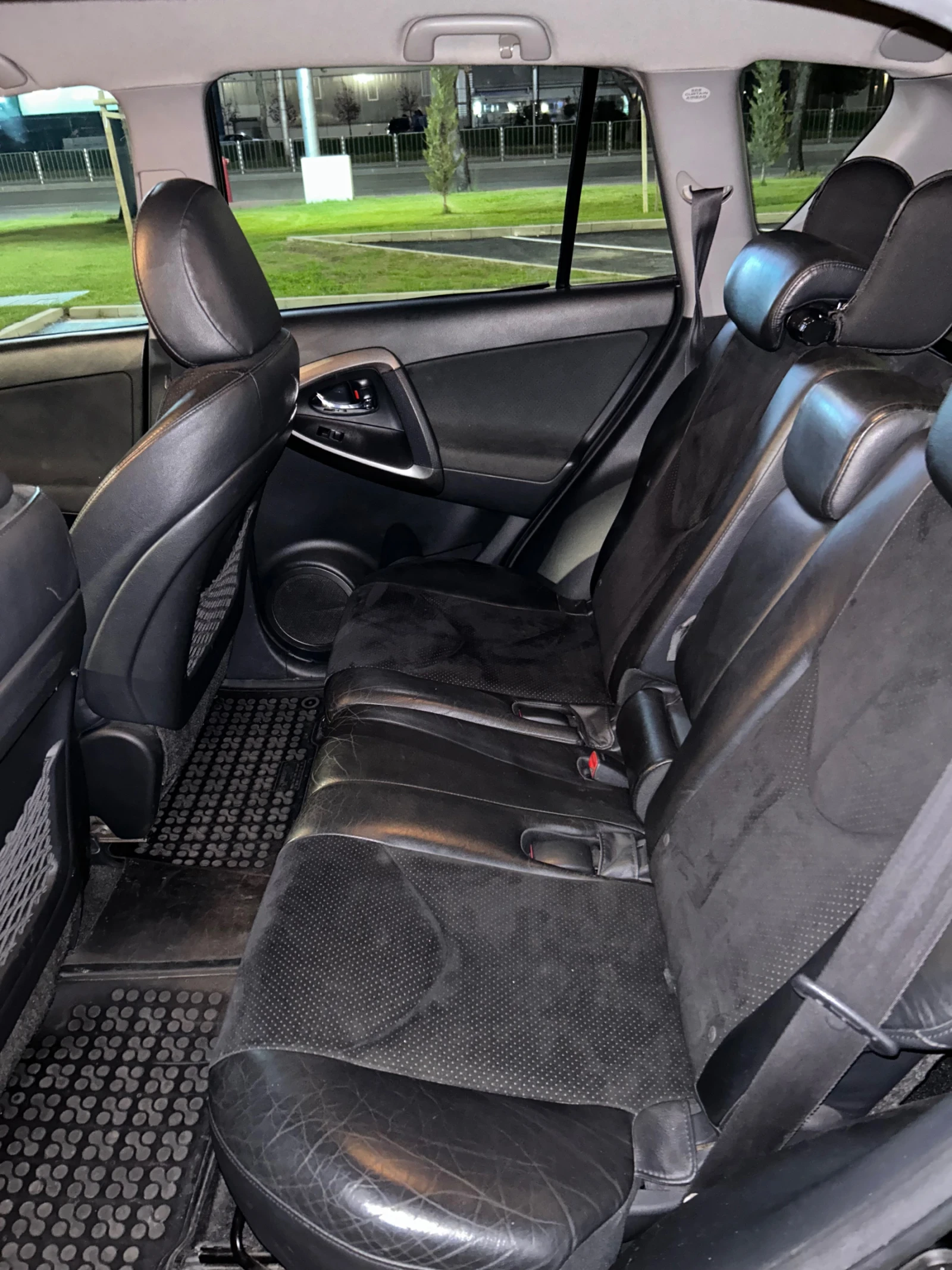 Toyota Rav4 2.2D 4x4 AC, снимка 9 - Автомобили и джипове - 54435553