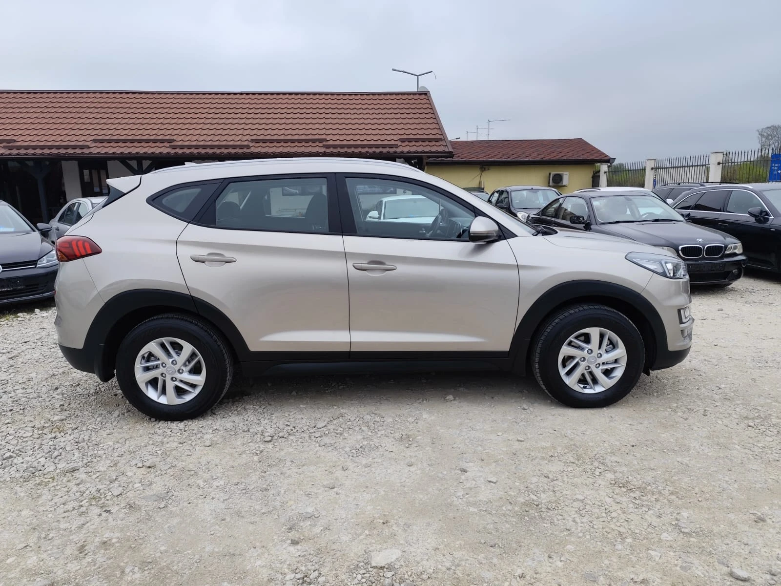 Hyundai Tucson 1.6 дизел 4х4, снимка 4 - Автомобили и джипове - 54278515