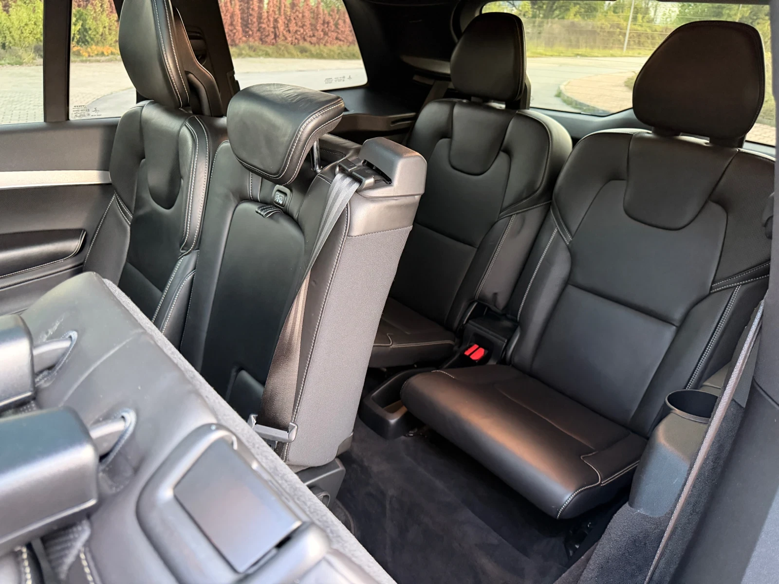 Volvo Xc90 R-DESIGN-ПАНОРАМА-КОЖА-ПОДГРЕВ-KEYLESS GO-7 МЕСТЕН, снимка 11 - Автомобили и джипове - 54570921