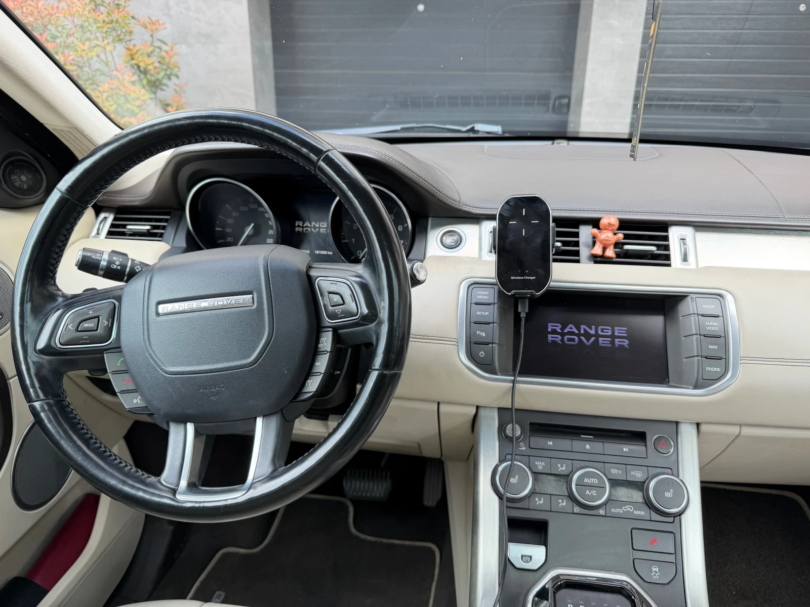 Land Rover Range Rover Evoque 2.0 Si4 Turbo autogeorge.com, снимка 12 - Автомобили и джипове - 54596199