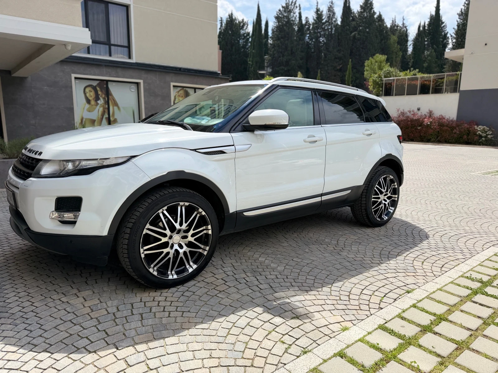 Land Rover Range Rover Evoque 2.0 Si4 Turbo autogeorge.com, снимка 4 - Автомобили и джипове - 54596199