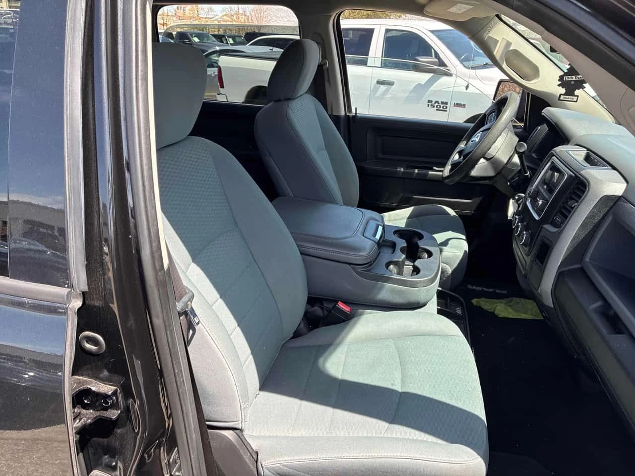 Dodge RAM 1500 * ST * 5.7 * ЛИЦЕНЗИРАН ДИЛЪР * АВТОКРЕДИТ, снимка 14 - Автомобили и джипове - 54628460