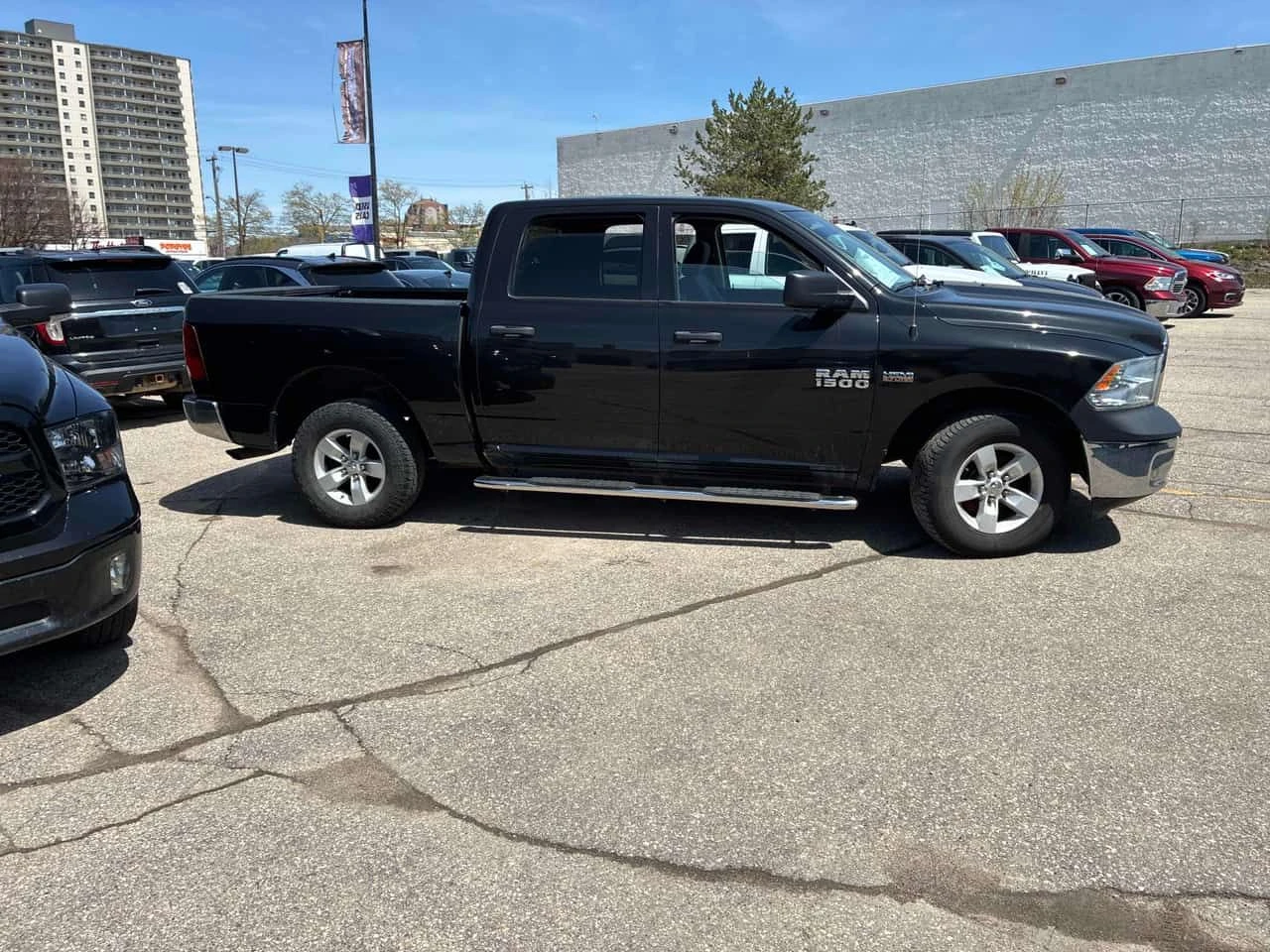Dodge RAM 1500 * ST * 5.7 * ЛИЦЕНЗИРАН ДИЛЪР * АВТОКРЕДИТ, снимка 3 - Автомобили и джипове - 54628460