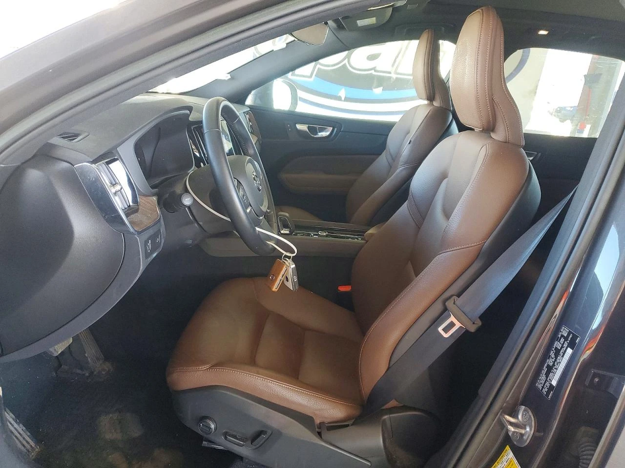 Volvo XC60 2.0l B5 Momentum, снимка 7 - Автомобили и джипове - 54731293