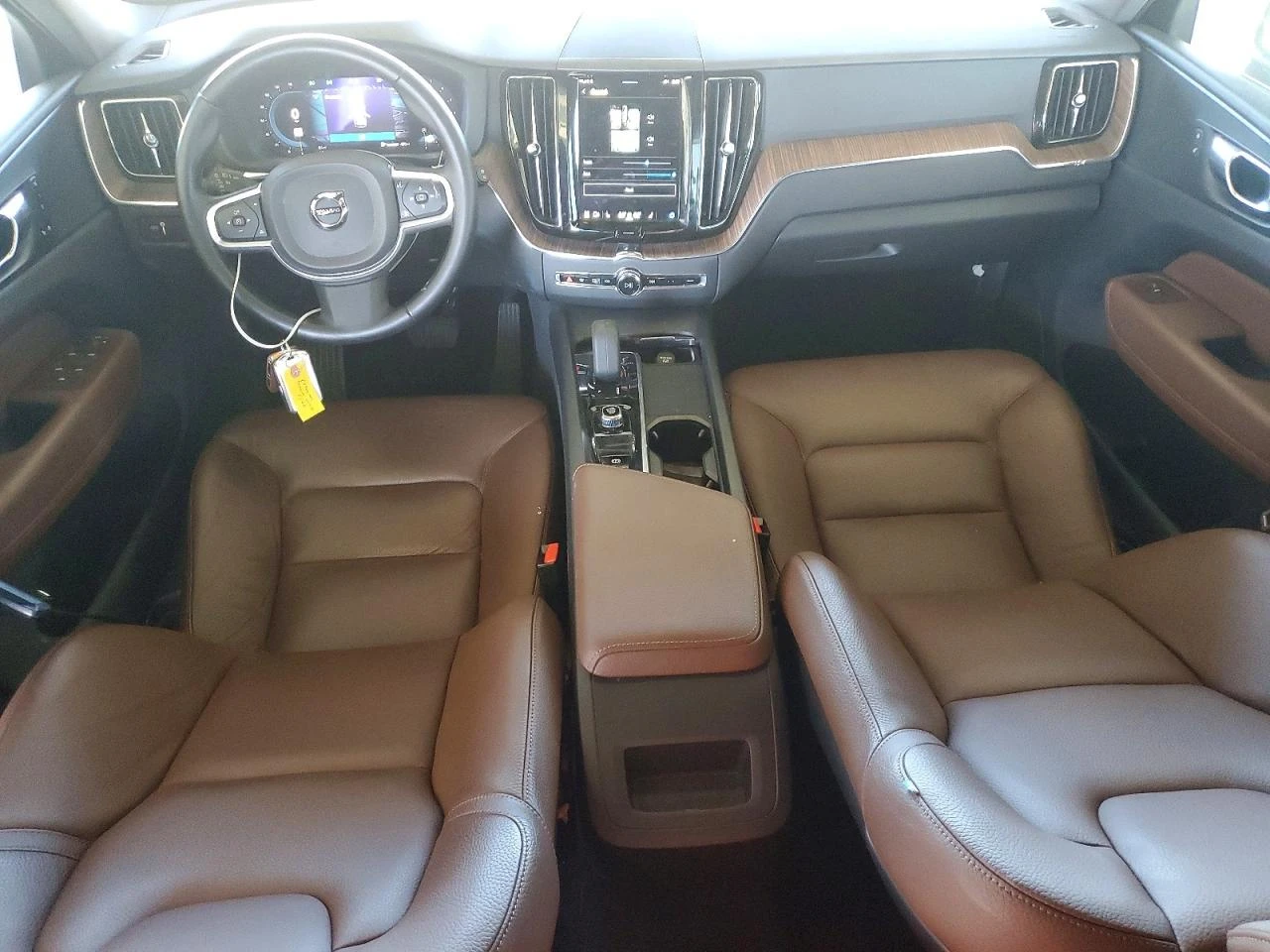 Volvo XC60 2.0l B5 Momentum, снимка 8 - Автомобили и джипове - 54731293