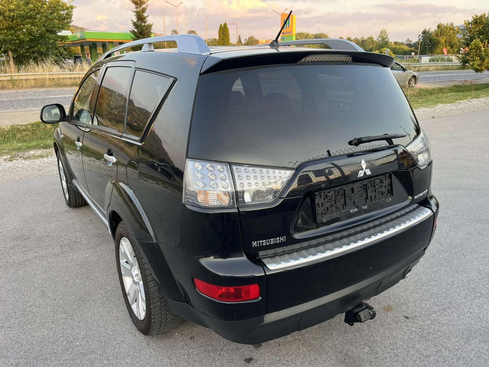 Mitsubishi Outlander 2.4I 170кс 4Х4 АВТОМАТ КЛИМАТИК NAVI, снимка 5 - Автомобили и джипове - 55076029