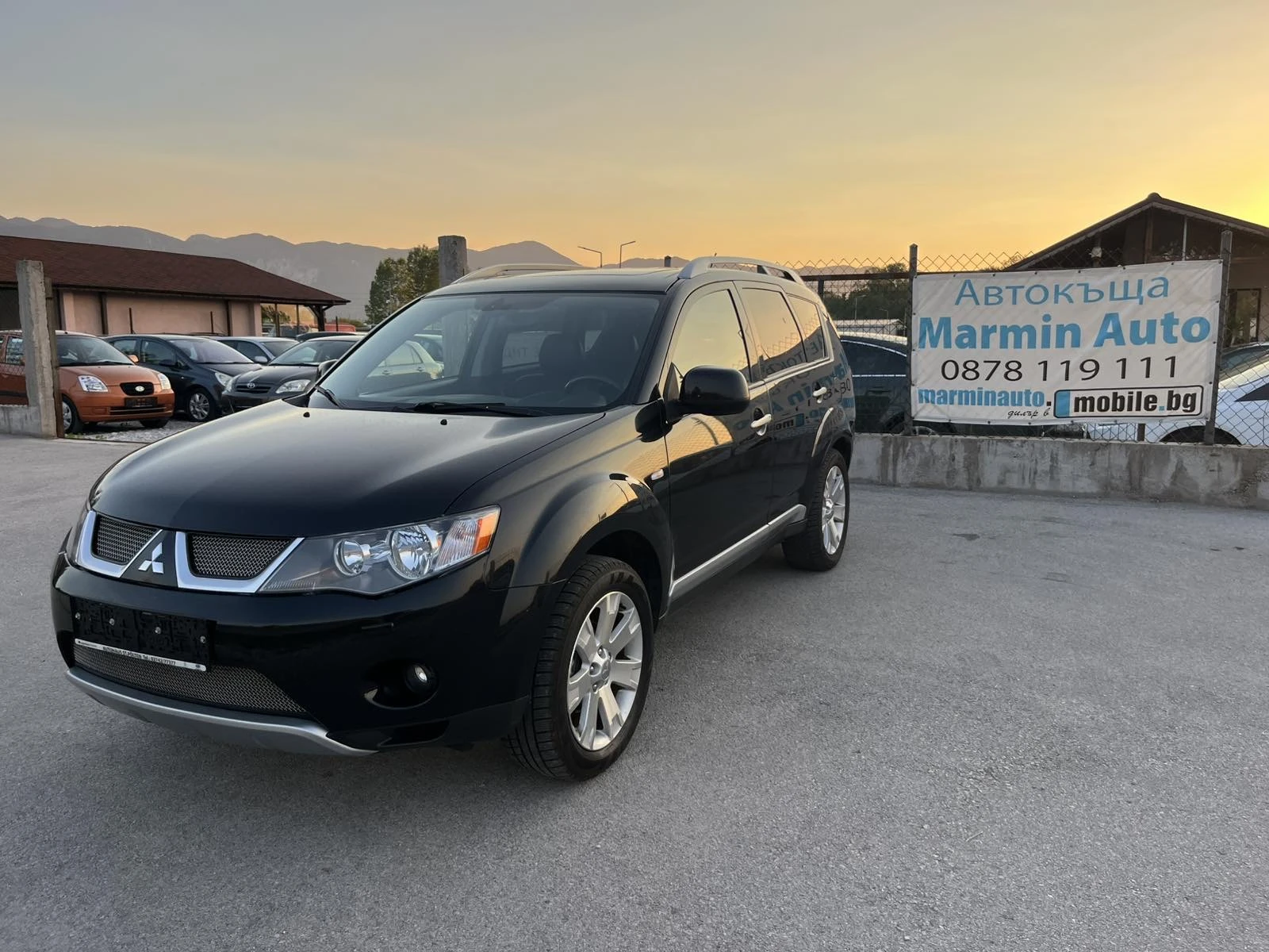 Mitsubishi Outlander 2.4I 170кс 4Х4 АВТОМАТ КЛИМАТИК NAVI