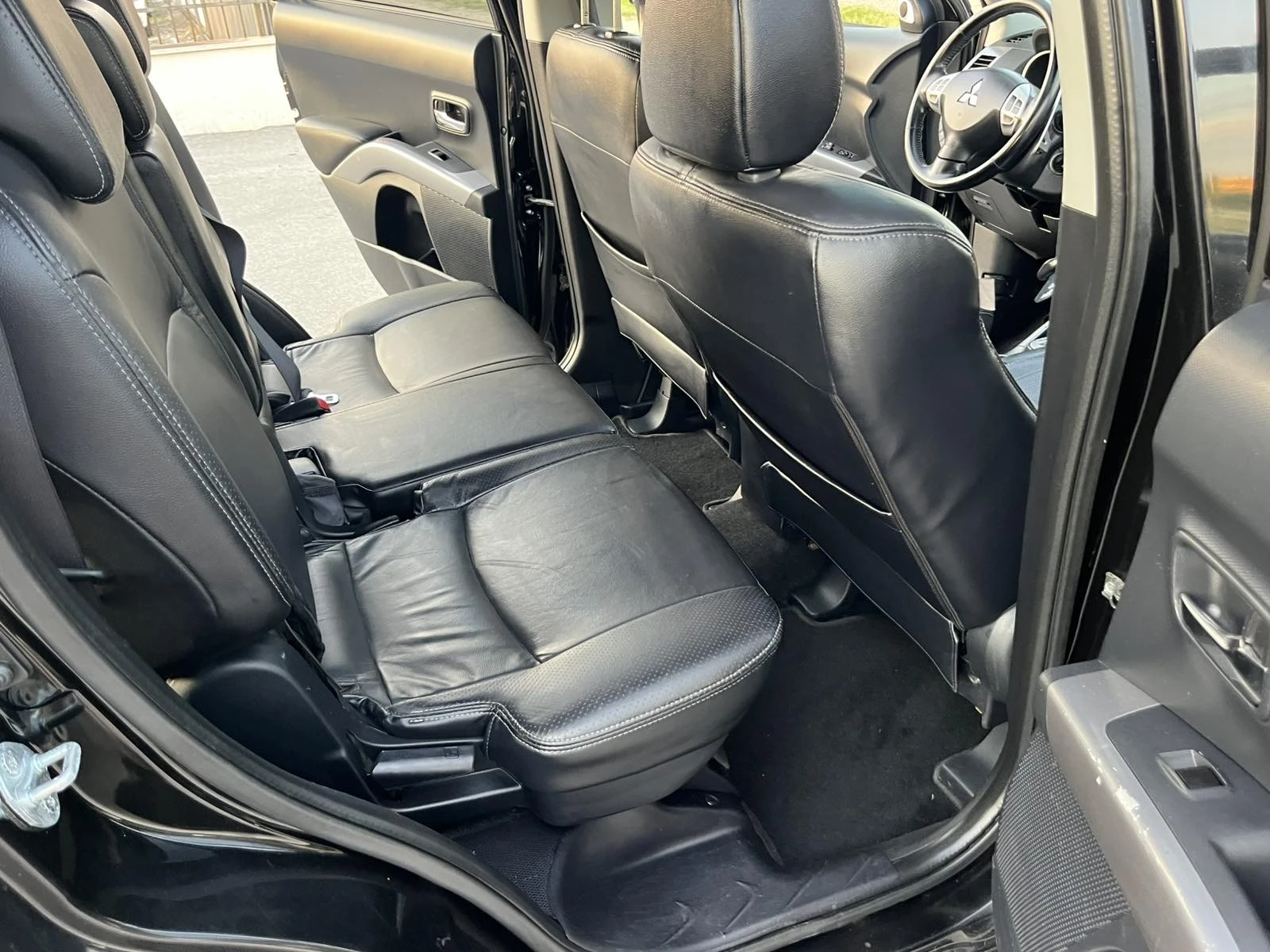 Mitsubishi Outlander 2.4I 170кс 4Х4 АВТОМАТ КЛИМАТИК NAVI, снимка 10 - Автомобили и джипове - 55076029